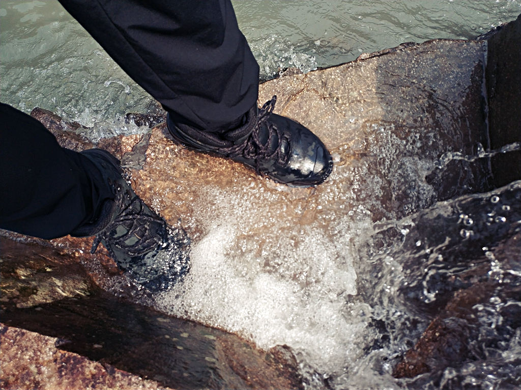 遨游仕登山鞋测评,遨游仕T1全地形鞋