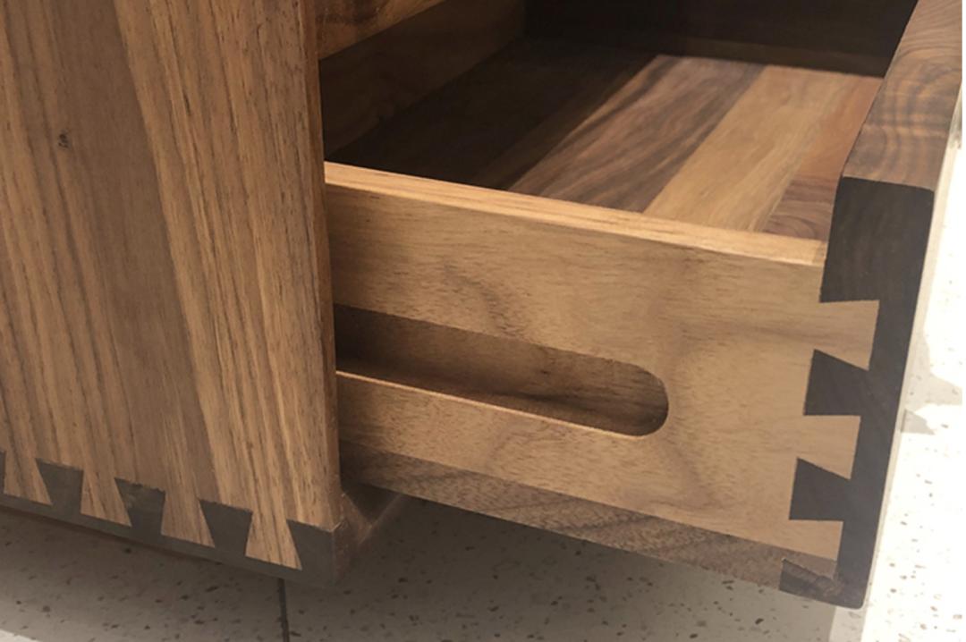 不懂这几点买二手房必踩坑,实木家具怎么买才不被坑