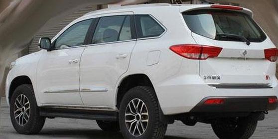 御风s16自动两驱旅行版,定位为一款紧凑级suv