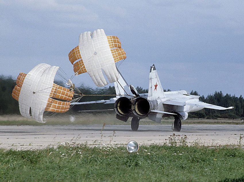 苏联叛逃者别连科全名,苏联飞行员别连科结局