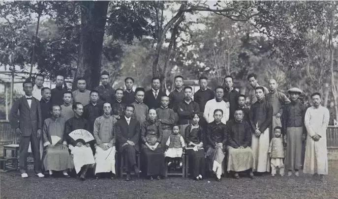 文有曾国藩武有左宗棠,文有西南联大武有黄埔军校