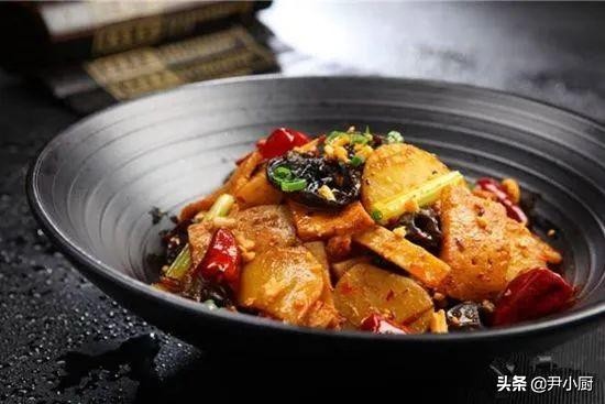 大厨做麻辣香锅视频全过程,师傅教炒麻辣香锅