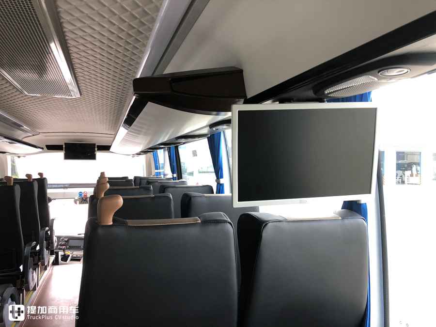 黄金时代已过，长途大巴还高端吗？实拍中通3轴大巴带您好好看看