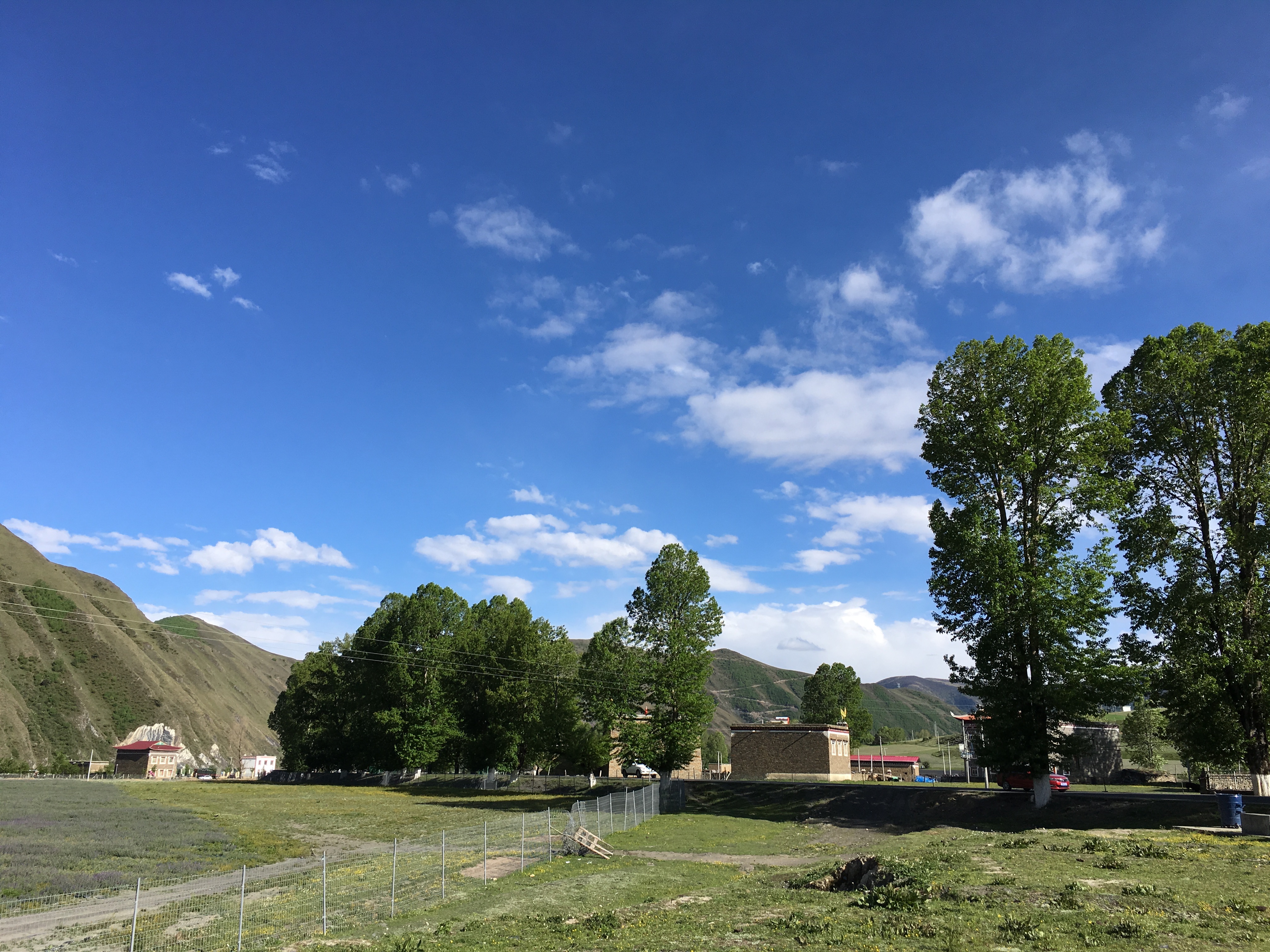 在海拔4000多米吃烧烤,在三千米的海拔吃火锅