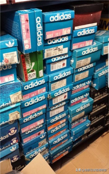 日本老汉收藏研究adidaspuma足球鞋40年，最终成果被汇编成书发售