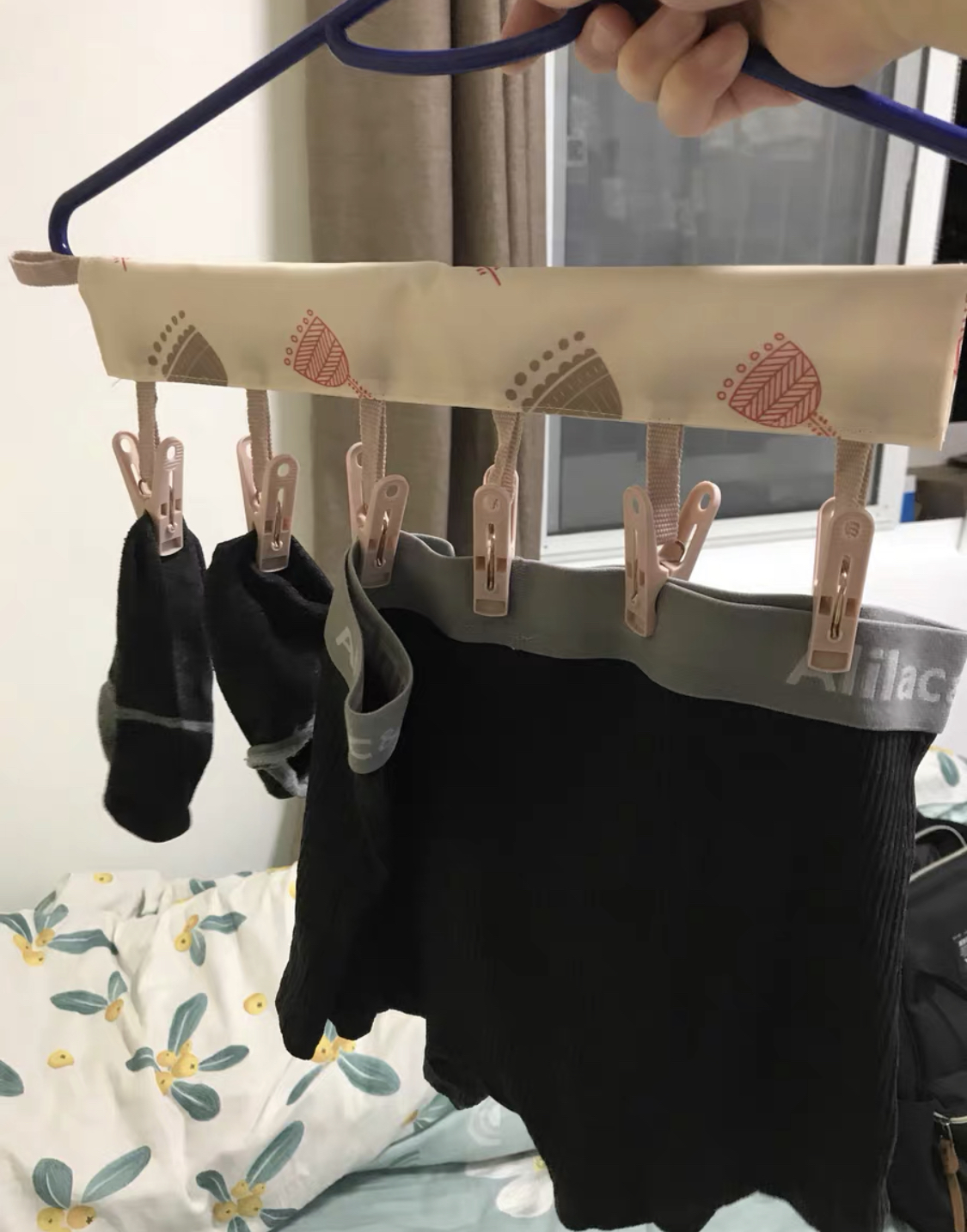 有了它晾衣服再也不会掉了,有了它晾晒衣物很方便