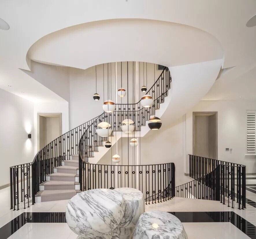 简单的色彩营造出丰富的质感,简单质感表现