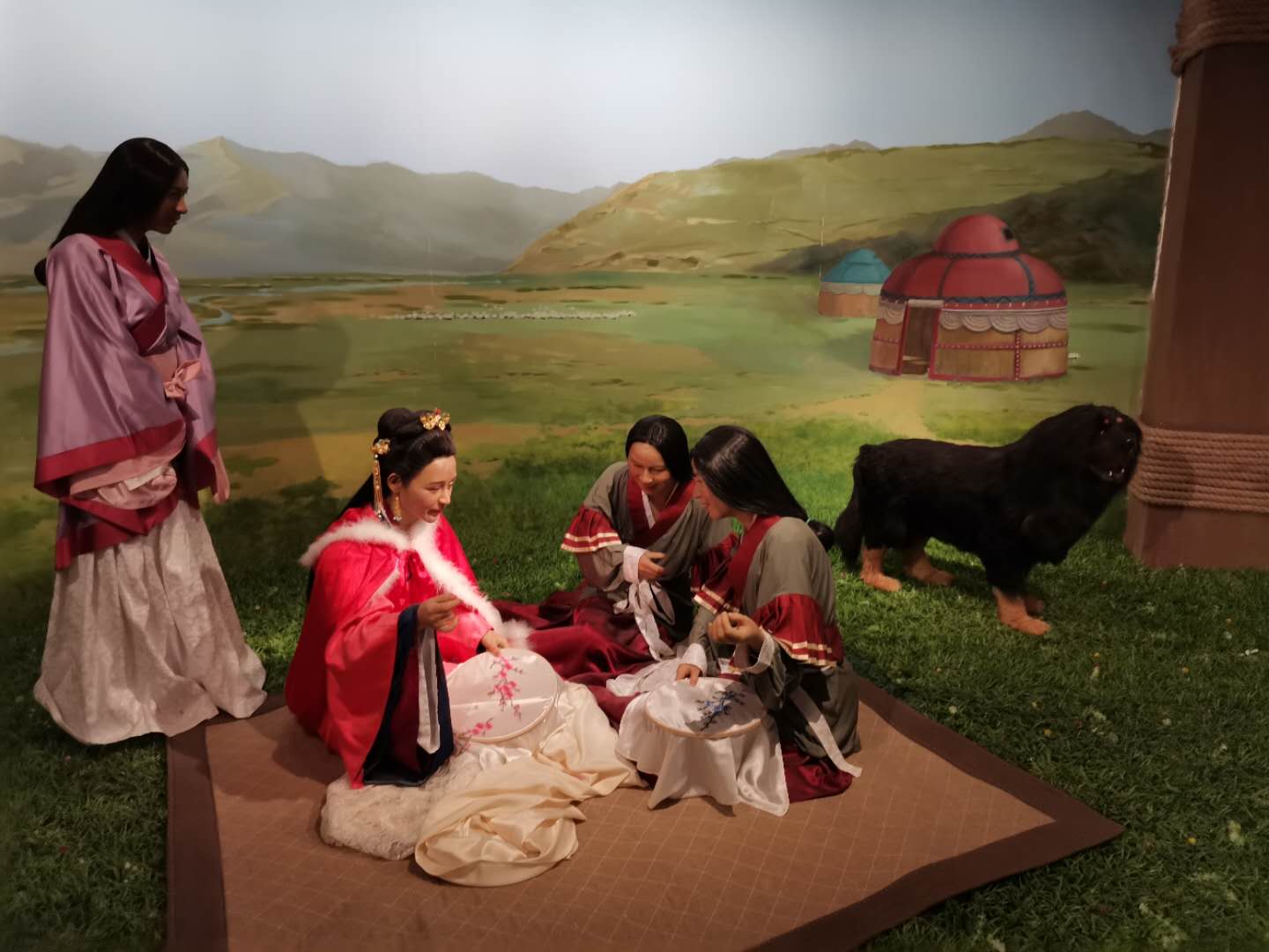 呼和浩特昭君博物院:中外驰名西汉古墓――昭君墓