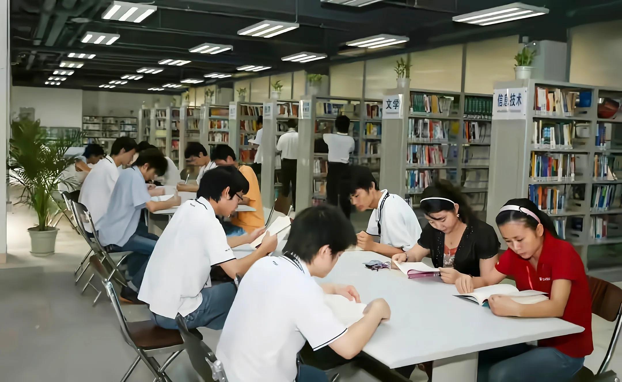 在富士康工作时都干些什么活,富士康从员1到师1需要多久