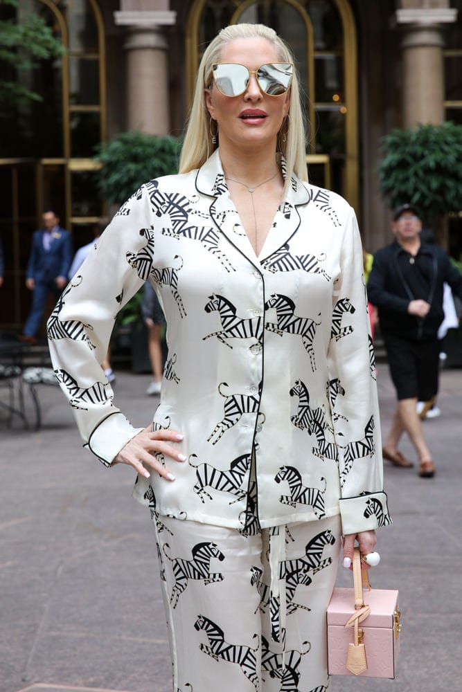 洛杉矶比佛利山庄的主妇们，平时出行都拿什么包袋