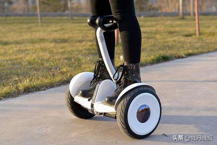 交警部门：平衡车无“路权”，安全系数低，事故难定责