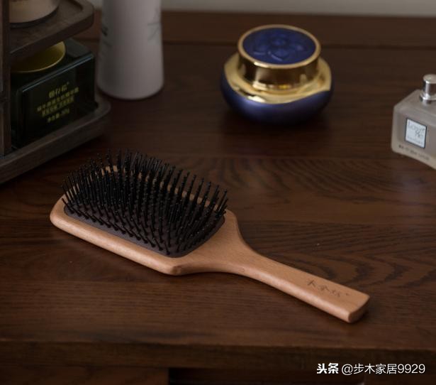 人气梳子,圆形梳子和传统梳子哪个好用