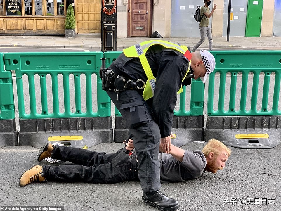浼︽暒绉嶆棌楠氫贡浜嬩欢,鑻卞浗鐖嗗彂楠氫贡瀹炲綍瑙嗛