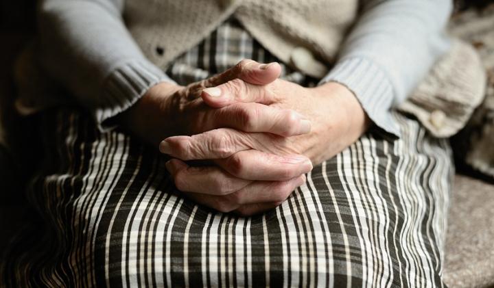 高血糖引起手臂疼痛是啥病,左手大拇指和食指发麻和高血糖