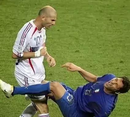 历史足坛百大巨星最新排名,传奇生涯141齐达内