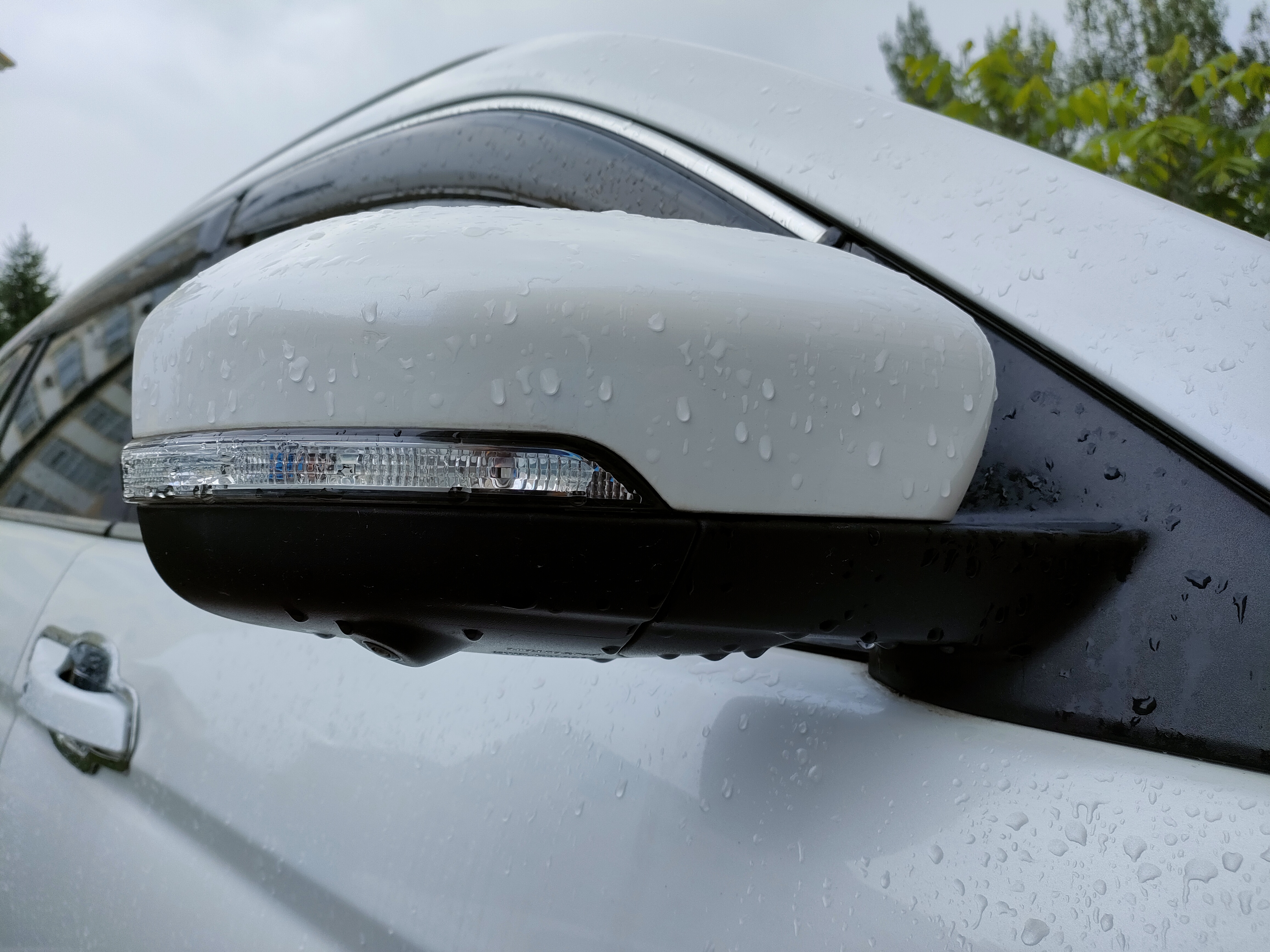 小东西的用处,车门底部排水孔生锈处理方法