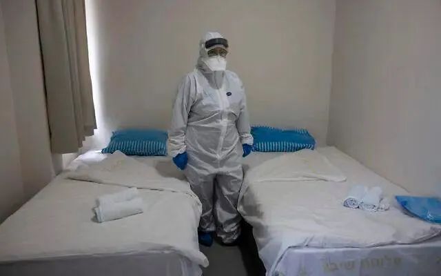 一国封城，一国封关