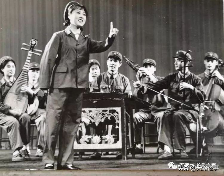 文艺兵跳芳华,文艺兵芳华话剧