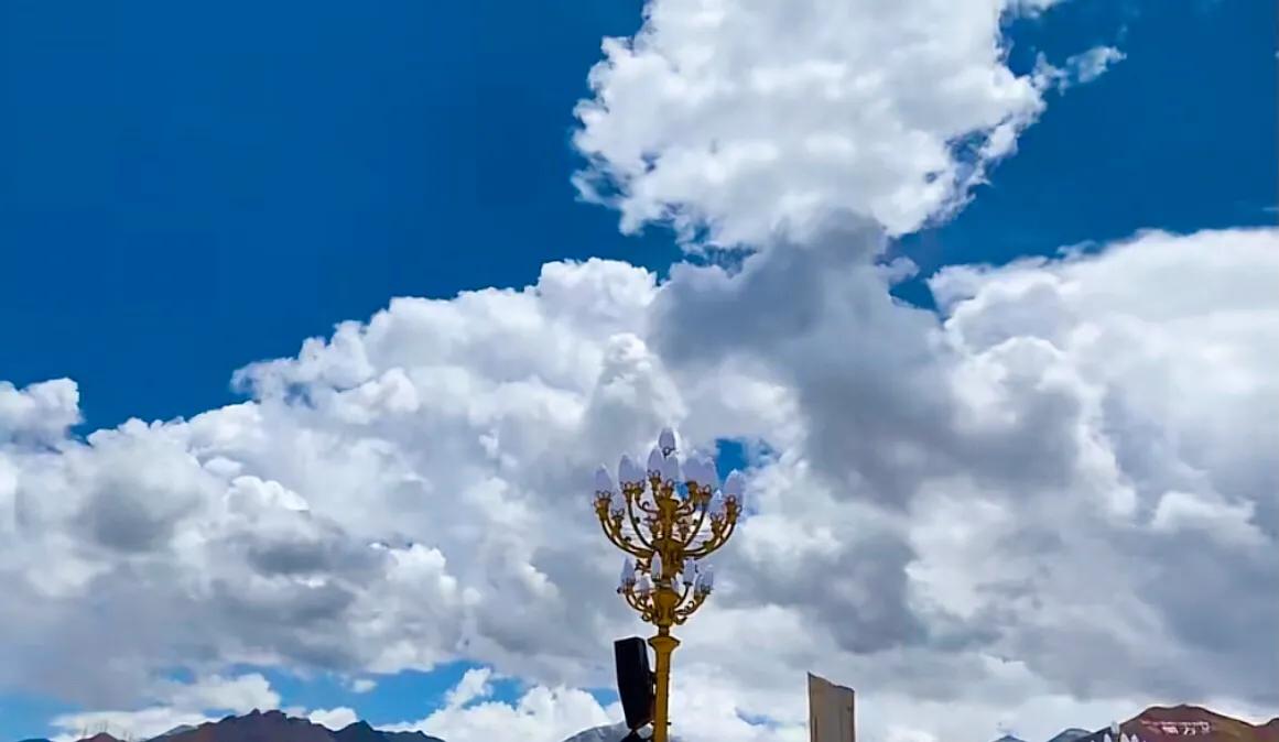 灯火辉煌的布达拉宫,洁白无瑕的布达拉宫