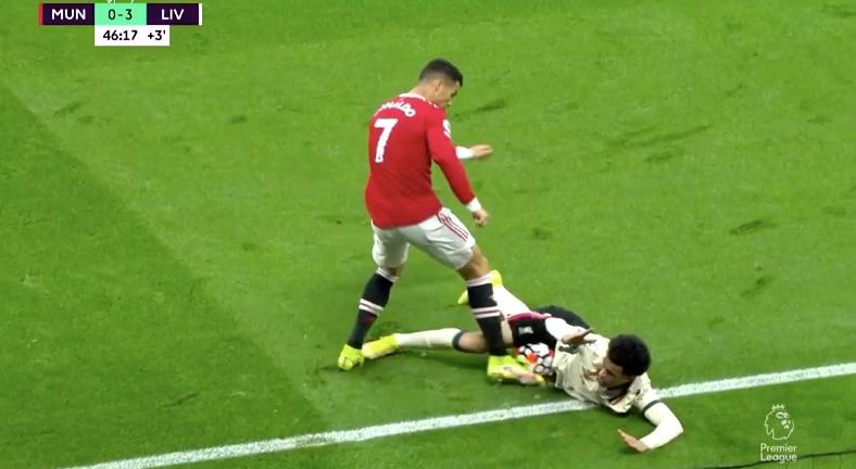 诡异的笑容,诡异的微笑后续知乎