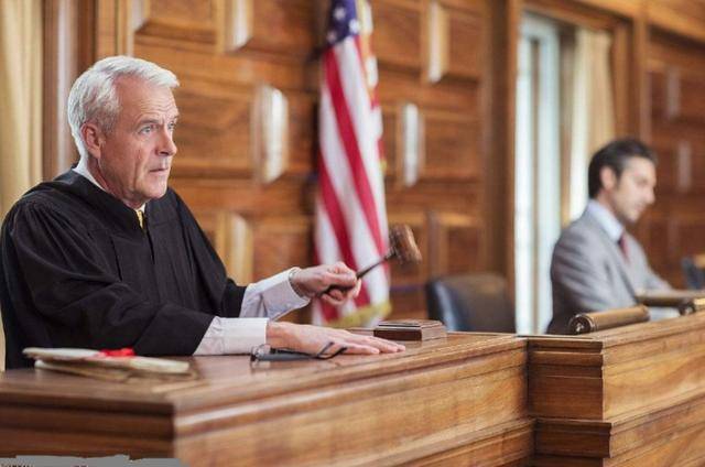 海外影视亡命天涯故事情节,电影亡命天涯结尾