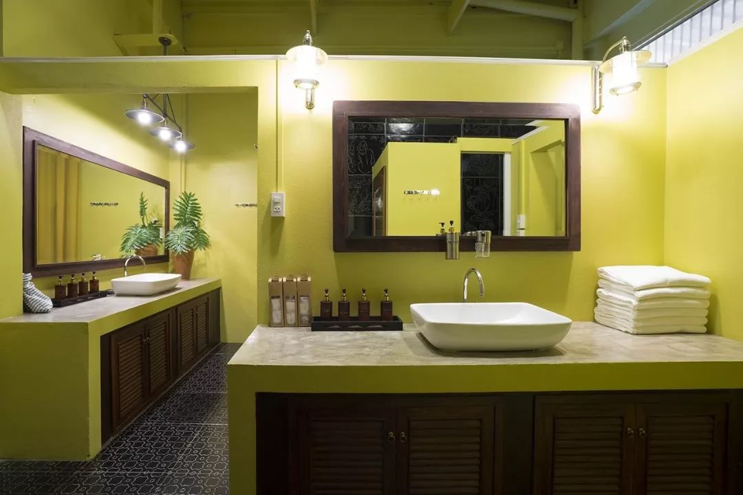 曼谷|瓷砖大佬做出的民宿，真是亮瞎眼