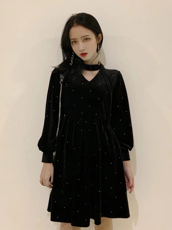 参加年会晚礼服必备,年会穿晚礼服可以做什么活动