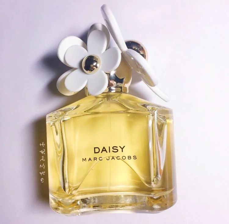 撩汉适合喷哪种香味的香水,单身吸引人的香水