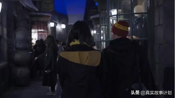 环球影城附近租赁魔法袍和魔法棒,环球影城入园后还能租借魔法袍吗