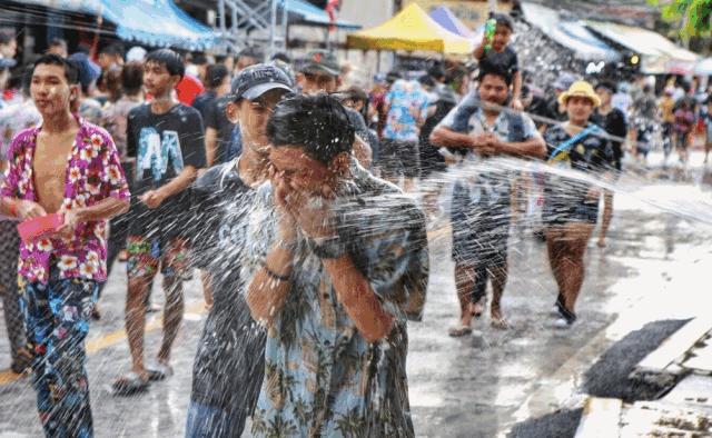 泰国泼水节嗨翻全场,泰国泼水节嗨森完整版