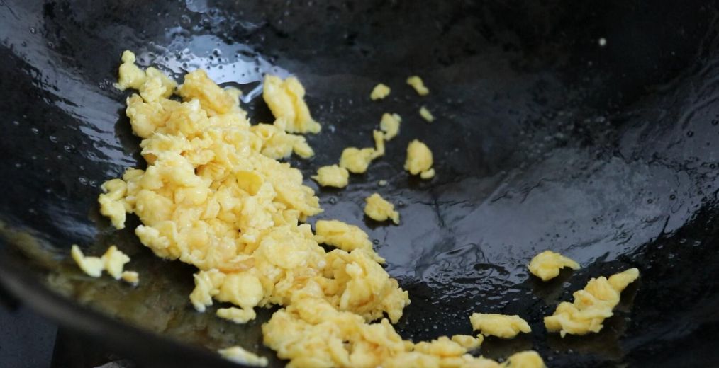 家庭版茄子馅饺子家常做法 (如何在家制作茄子馅饺子)