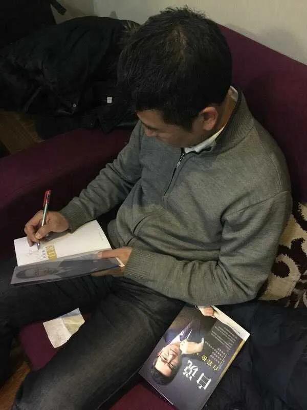 白岩松为什么要爱体育,听白岩松与董卿两人的对话