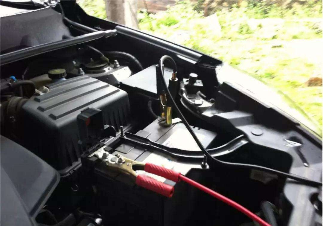 旅游路上遇到汽车故障怎么办,自驾游汽车常见故障