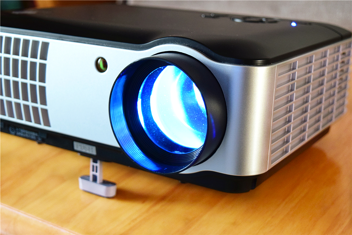 瑞格尔rd806投影机可以连wifi吗,瑞格尔rd806投影机能连手机吗