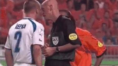 最公平的足球裁判科里纳,世界足球裁判科里纳暖心时刻