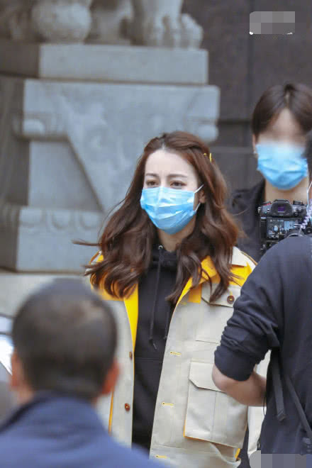 极限挑战热巴追着张艺兴捏气球,极限挑战第五季热巴张艺兴吃火锅