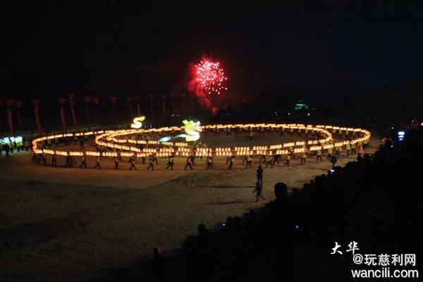 慈利龙潭河龙灯,慈利400米板板龙灯有多震撼