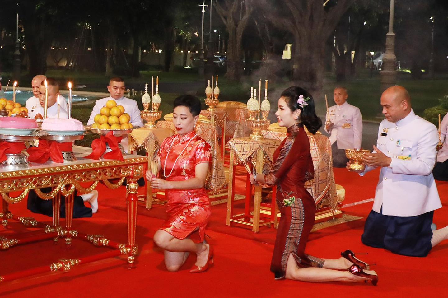 苏提达泰国服装,苏提达打扮泰王