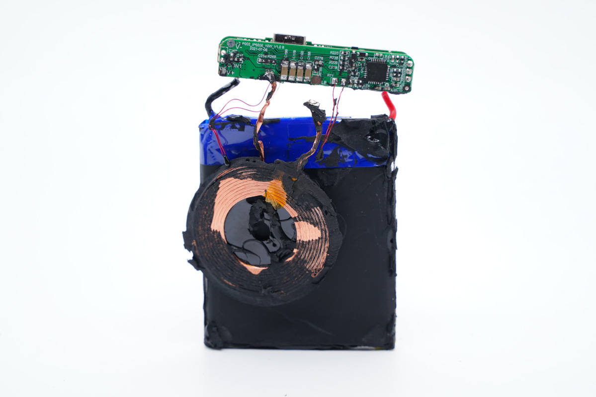 苹果充电宝无线磁吸原装拆解,苹果充电宝无线磁吸拆解