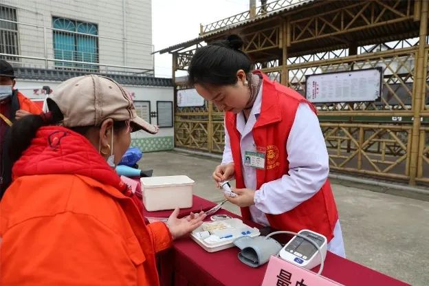他们是新时代的“雷锋”，让爱在江阴无限绵延