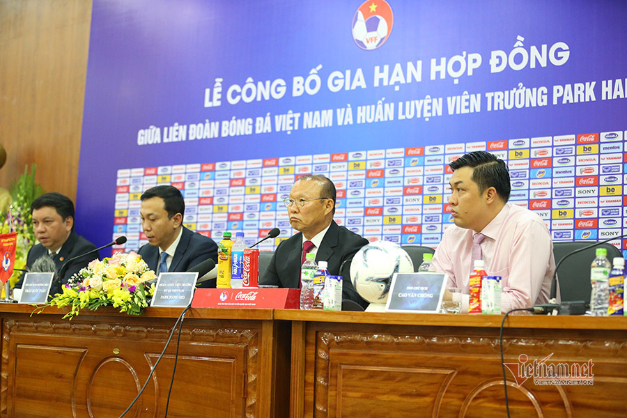 越南足球教父年薪被曝光 (越南教父)