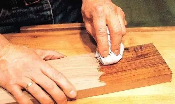 木蜡油和桐油漆有什么区别,油漆水性漆木蜡油出来效果对比