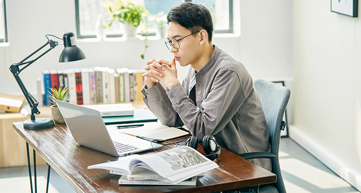 男性择偶最喜欢女性的职业排行榜,最不受男人欢迎的十大女性职业