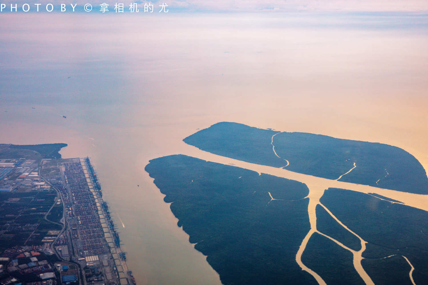 几百块机票飞香港,几百块钱飞机