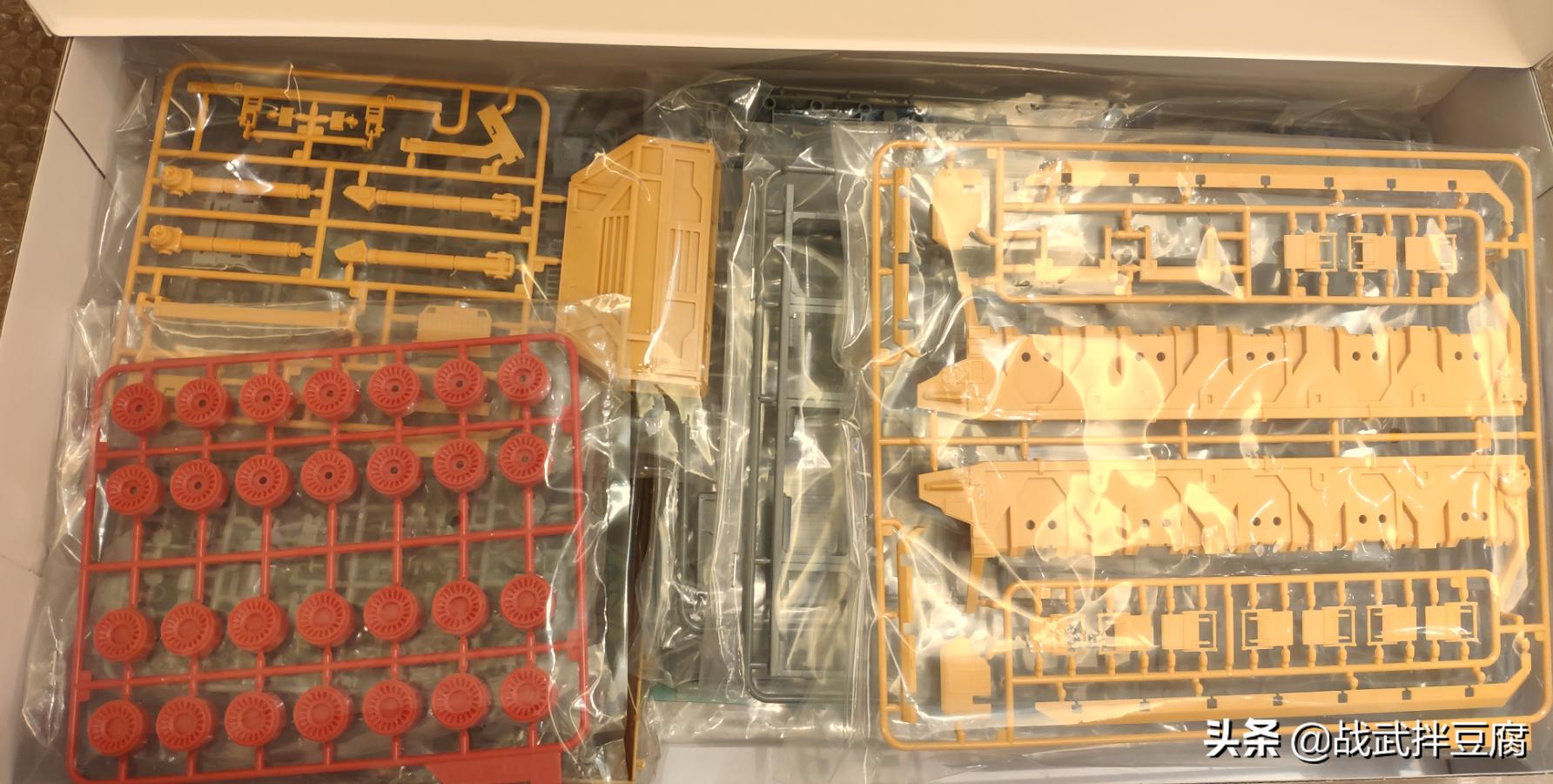 流浪地球厢式运载车合金模型开箱,流浪地球运载车模型开箱