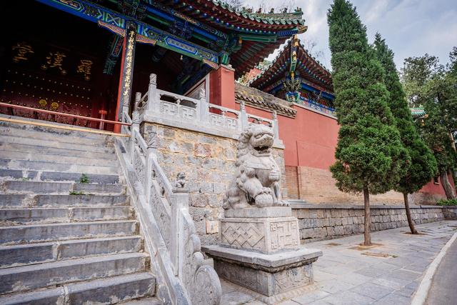 少林寺哪一种功夫比较出名,南少林寺出名还是北少林寺出名