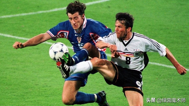 达沃苏克黄金左脚图片,达沃苏克左脚拉小提琴进球