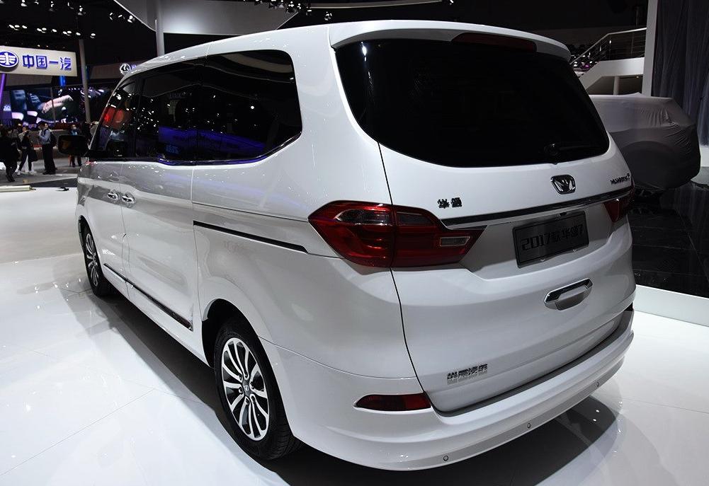 艾菲和埃尔法对比,华颂7和哪款车可以对比