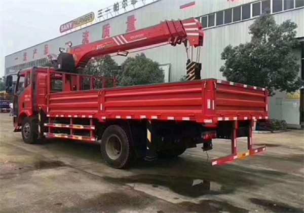 蓝牌程力随车吊,怎样选择随车吊