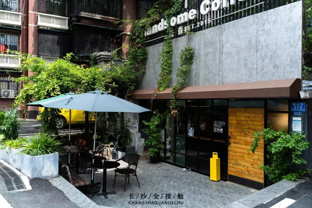 长沙最青春公交，串联6所大学的记忆